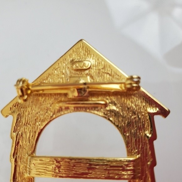JJ Gold Plated Dog House Pin Brooch lapel pin - Picture 5 of 7